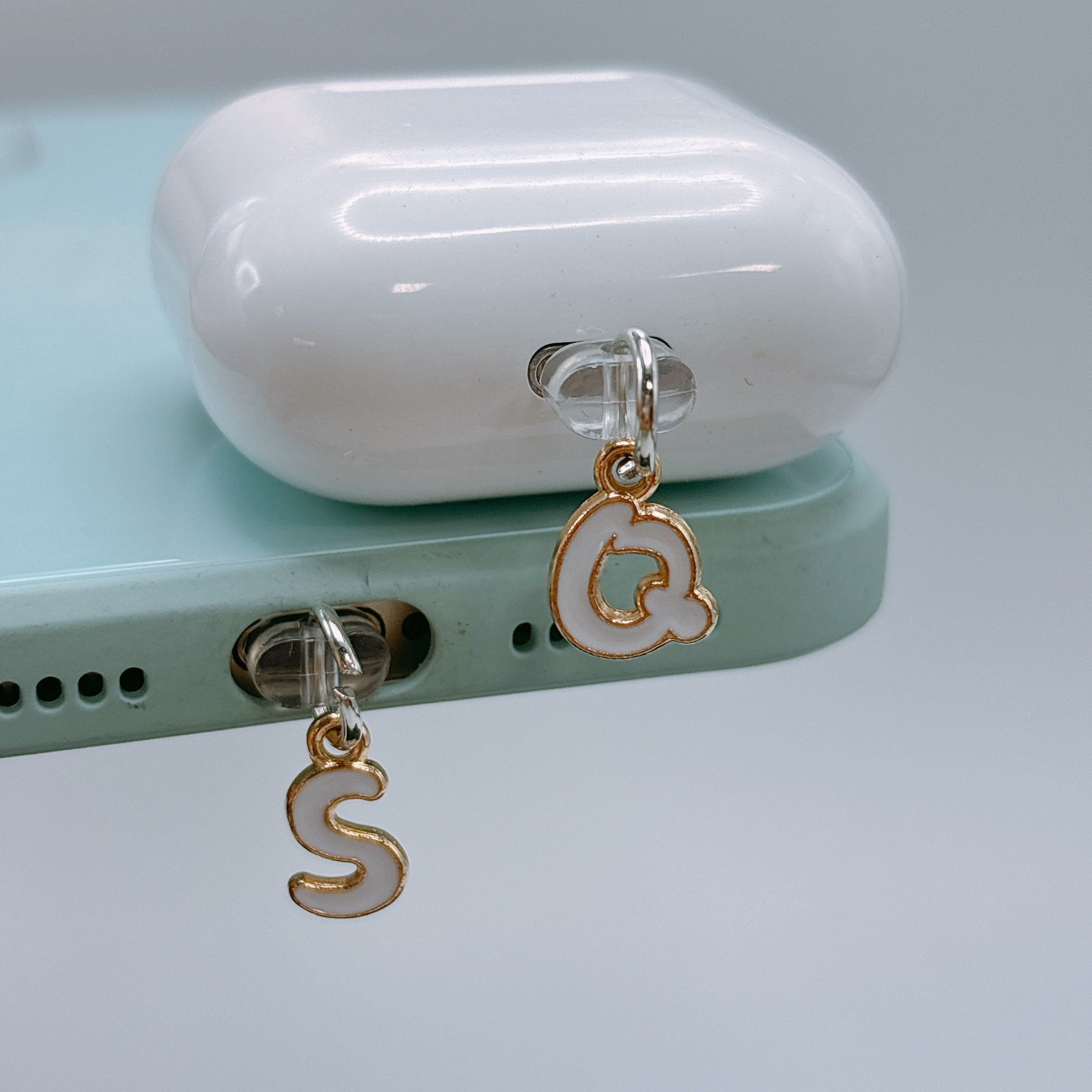 English Letters A-M Phone Dust - Phone Accessories Background 리뷰 및 가격